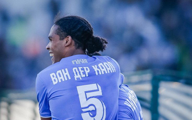 Защитник на Левски се потопи в света на стрийминга