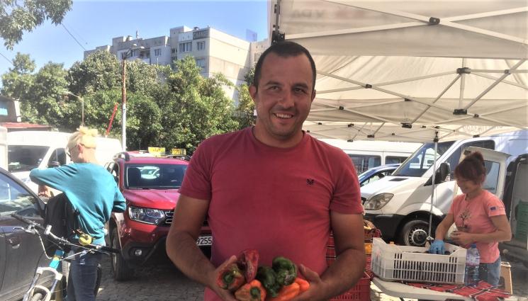 фермер Станислав Стойнев - Агро Телеграф: Фермер отглежда селски пипер в Жабокрът