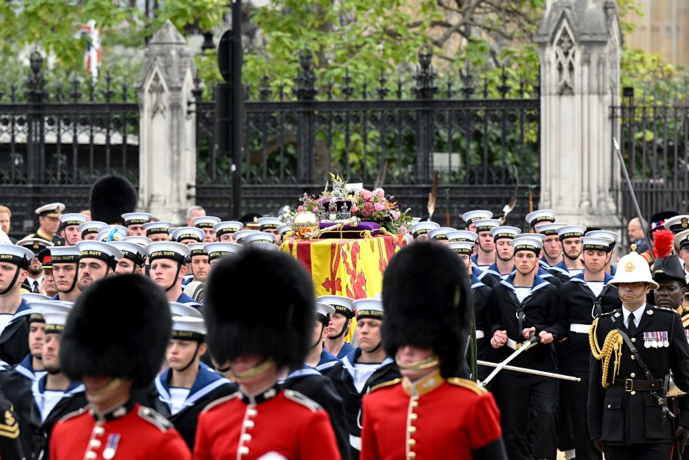 Великобритания се сбогува с най-дълго управлявалия монарх кралица Елизабет Втора