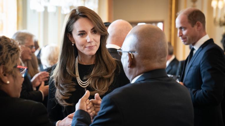  Кейт Мидълтън приветства на обяд в Бъкингам генерал-губернатори на нациите от Британската общественост 