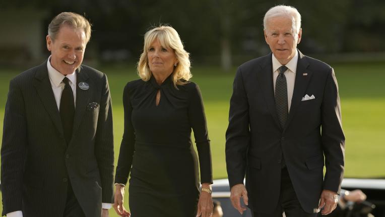 Джил и Джо Байдън пристигнаха за погребението на кралица Елизабет
