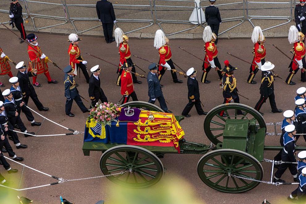  заравяне кралица Елизабет Втора 