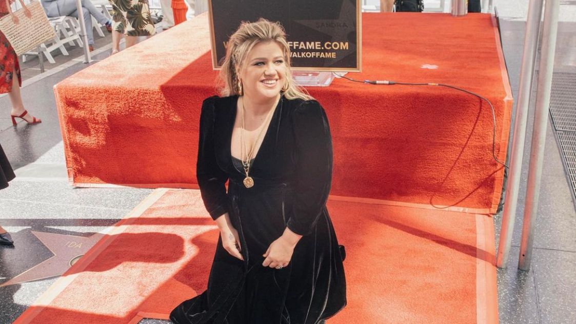 Kelly Clarkson получи звезда на Холивудската алея на славата.
