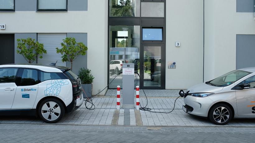 електромобили зарядна станция