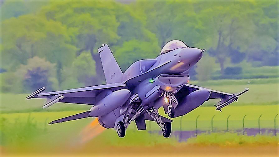 Модернизират пистата на "Граф Игнатиево" за F-16