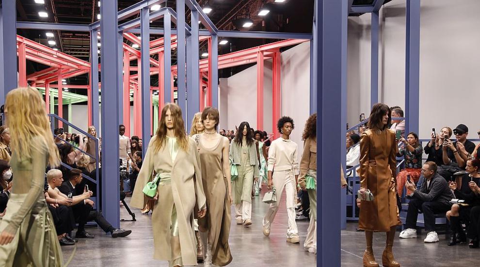 Седмицата на модата в Милано: С дух на обновление и оптимизъм (СНИМКИ)
