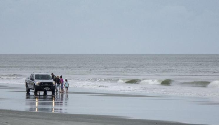 ураган - Ураганът Фиона достигна бреговете на Канада