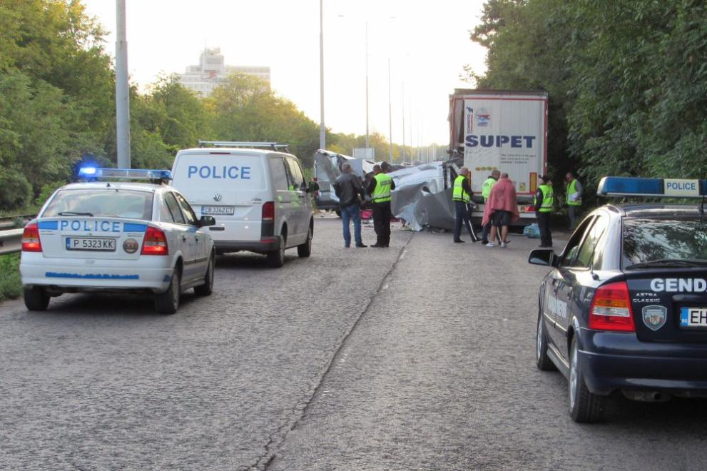 Жена загина при тежка катастрофа рано тази сутрин край Русе,