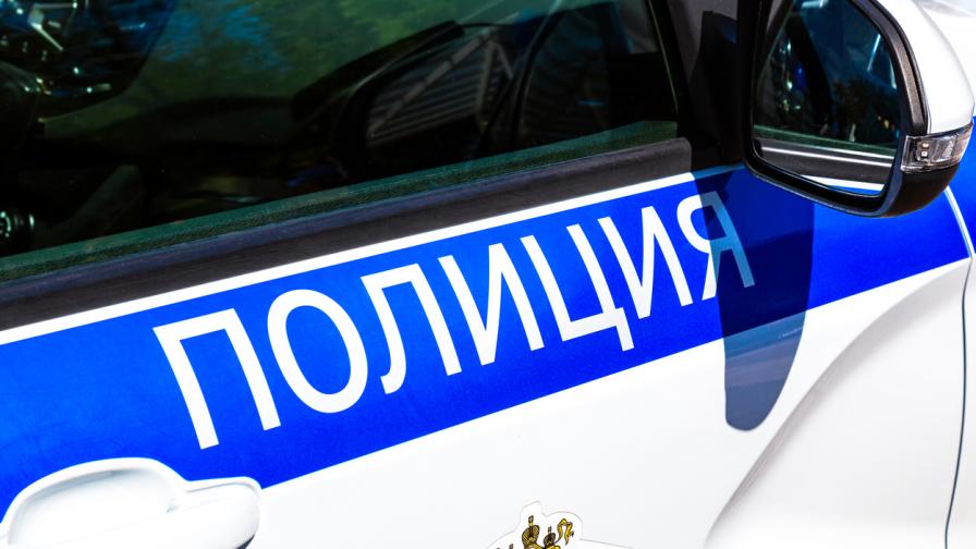 Сблъсък на 2 камиона и кола затвори пътя София-Самоков