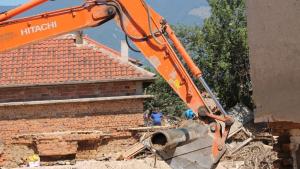Продължават дейностите по възстановяване на инфраструктурата в селата Слатина Каравелово