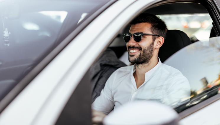 Шофьор - Шофьори купуват празни магазини, за да ги превърнат в гараж