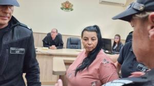 Пловдивският окръжен съд остави в ареста Анка Михайлова станала известна