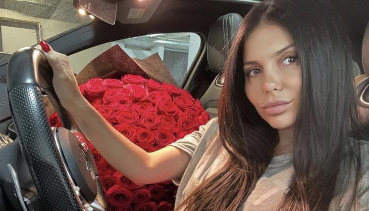 мисис - ЛУКСЪТ Я ГАЛИ: Мисис България яхна бегачка за половин милион (СНИМКА)