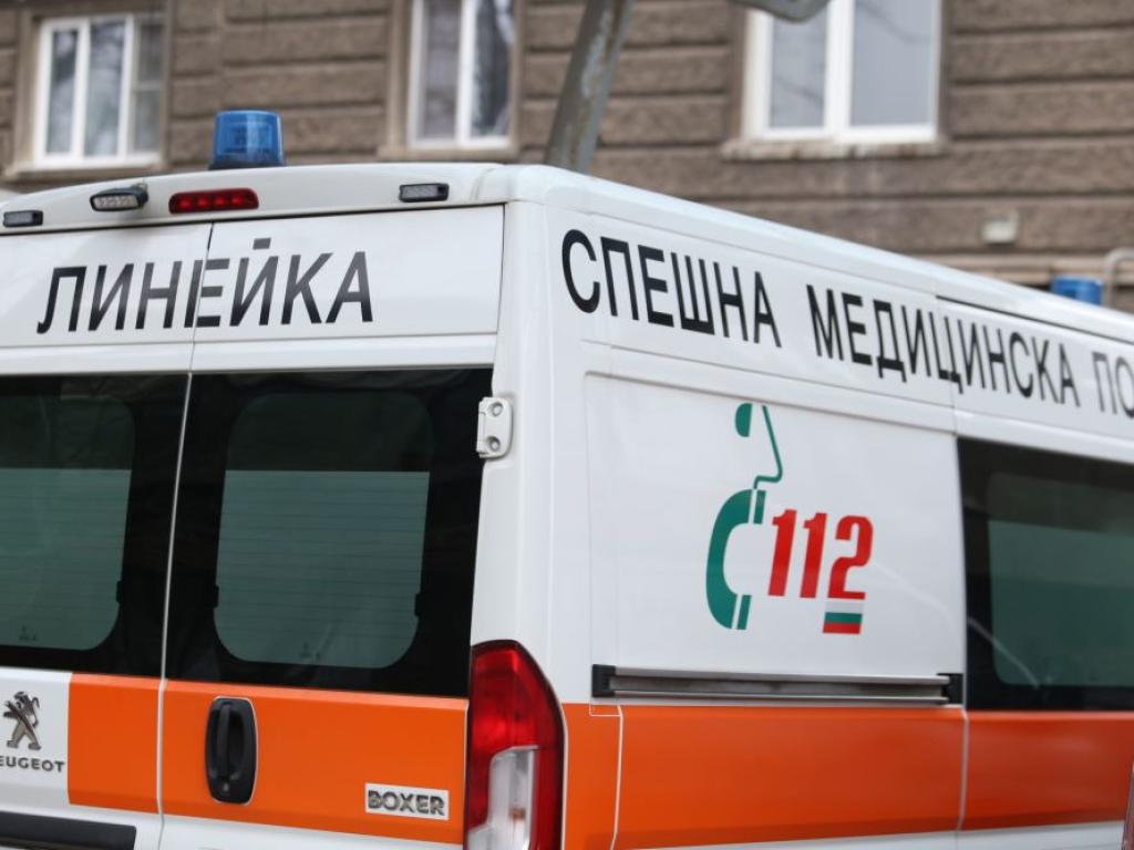 Парамедикът Борислав Караниколов сам изроди бебе в линейка в центъра