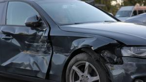 Катастрофа между лек автомобил и трамвай в София Инцидентът е