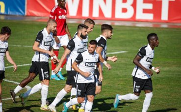 Двама основни защитници се завръщат в групата на Локомотив Пловдив