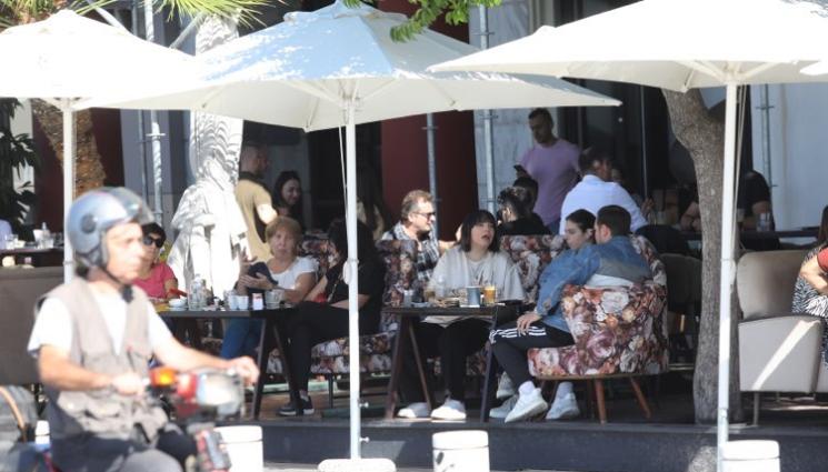 заведение - Щурмувахме кръчмите в Солун след вота