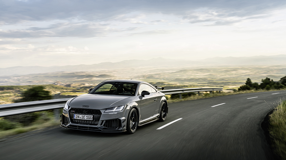 Audi TT RS Coupe ?>