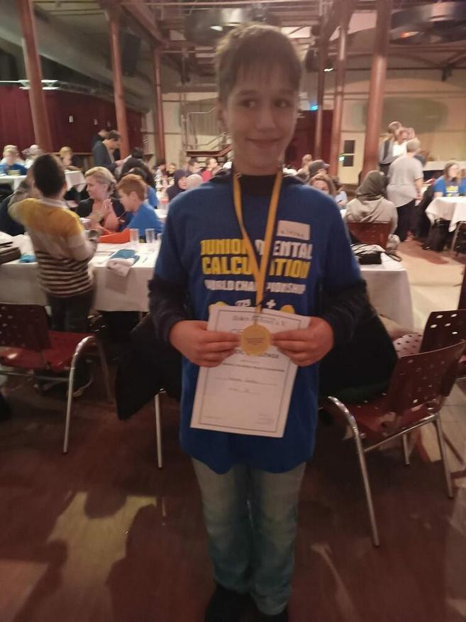 Новият световен шампион по умствена скоростна математика за деца до 12 години е Калоян Гешев