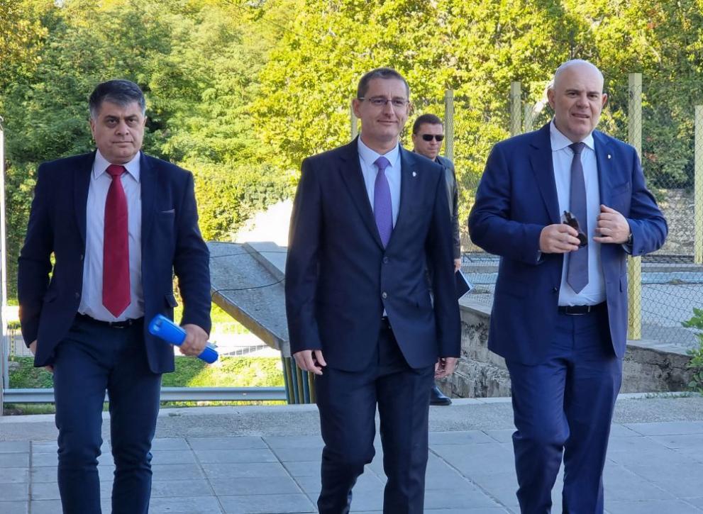 Проблемите на българското правосъдие не са само в прокуратурата, а