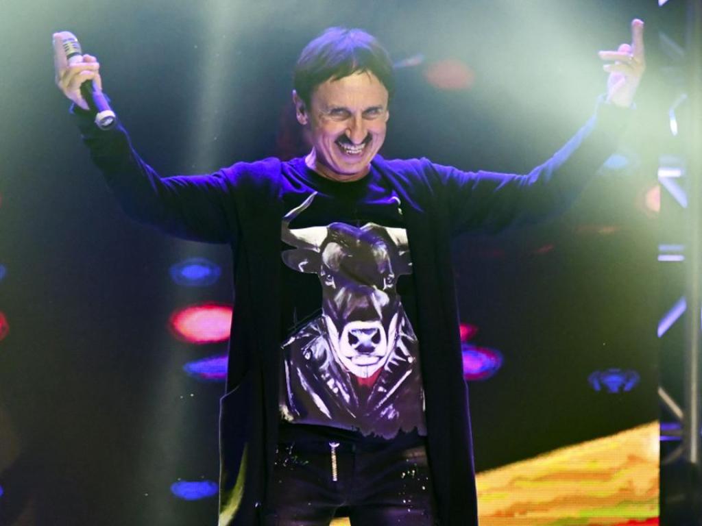 Милко преведе найголемия си хит Камон, камон, чикън Любопитно