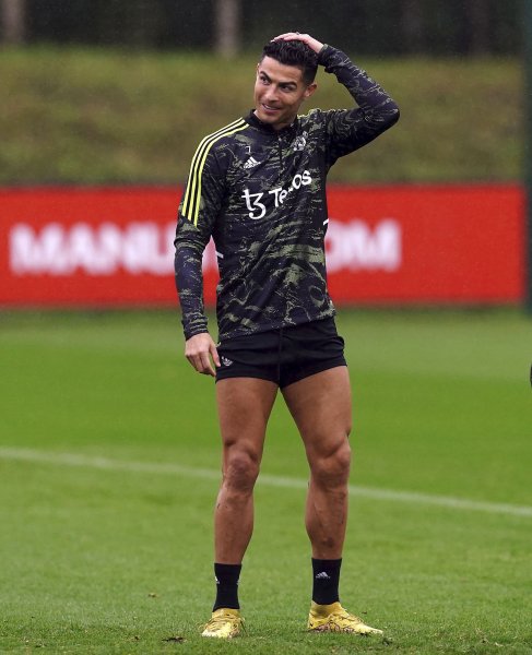 Кристиано Роналдо по време на тренировка на Манчестър Юнайтед1