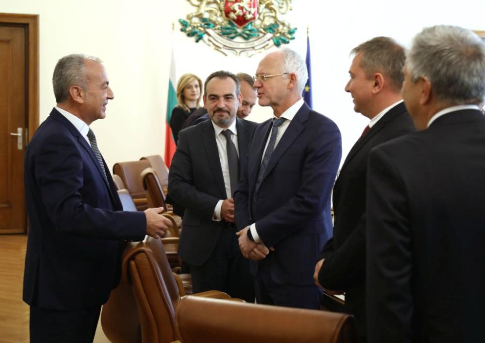  Донев работодатели 