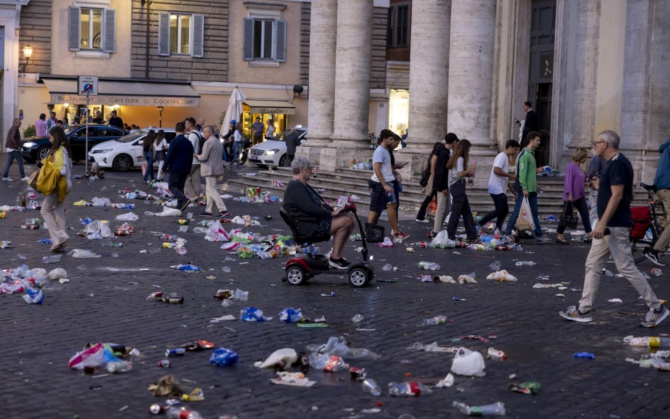 Феновете на Бетис с вандалски прояви в Рим, 06.10.2022 г.