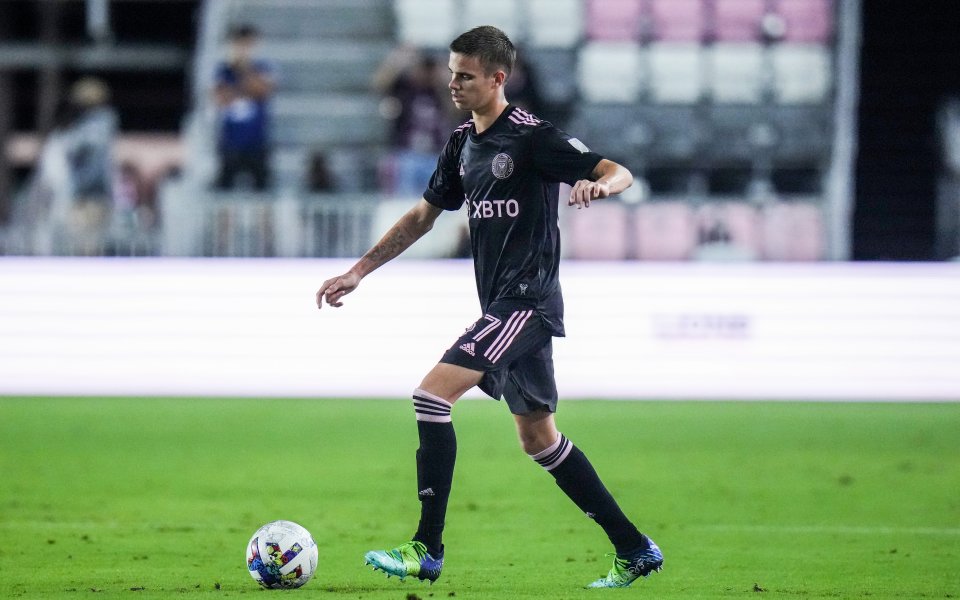 Синът на Дейвид Бекъм - Ромео е тренирал с Б-отбора на