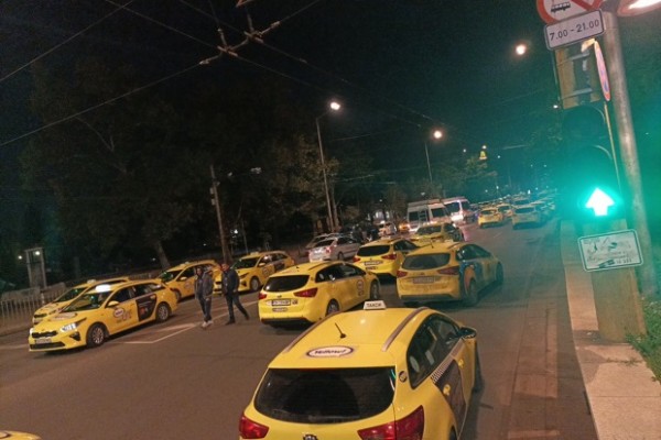 таксита Орлов мост