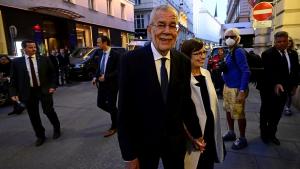 Австрийският президент Александър ван дер Белен печели над 50 процента