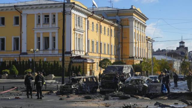 След взрива в Крим: Русия удари жестоко сърцето на Украйна (ГАЛЕРИЯ)