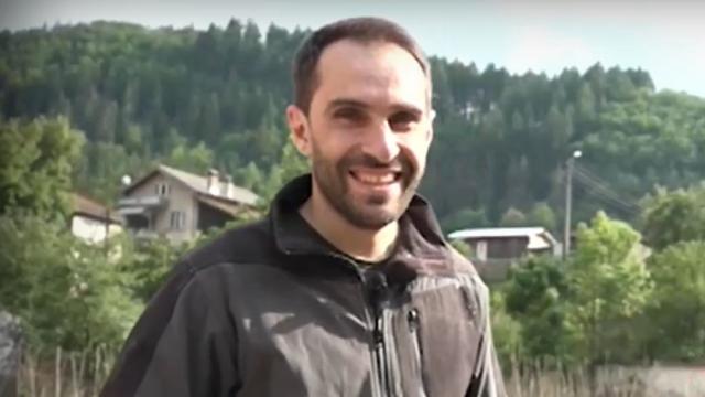 Изкуство с моторен трион: Страстта на съдовия хирург от ВМА д-р Марангозов (СНИМКИ)