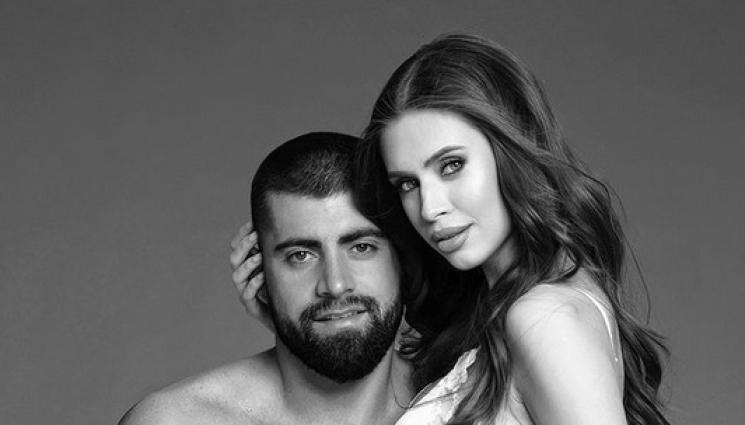 Алис - ВКЛЮЧВАНЕ ОТ ЩЪРКЕЛА: Бивша на Джизъса роди (СНИМКИ)