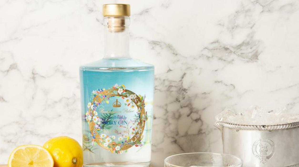 Бъкингамският дворец пуска в продажба джин с билки