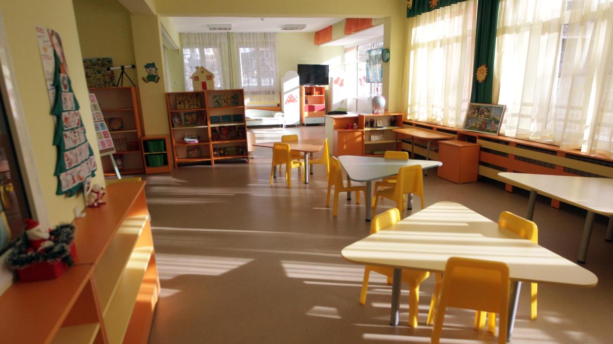 Училища и детски градини във Варна отварят от 4-и януари