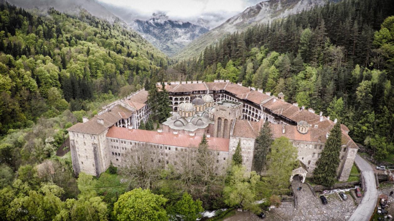 Рилският манастир посреща хиляди за Успението на св. Йоан Рилски