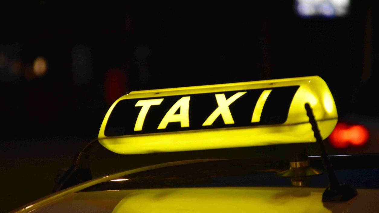 Таксиметрови превозвачи в Русе искат увеличение на тарифите