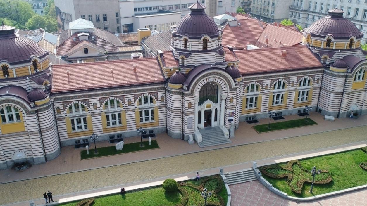 Разглеждаме Музея за история на София без сертификат