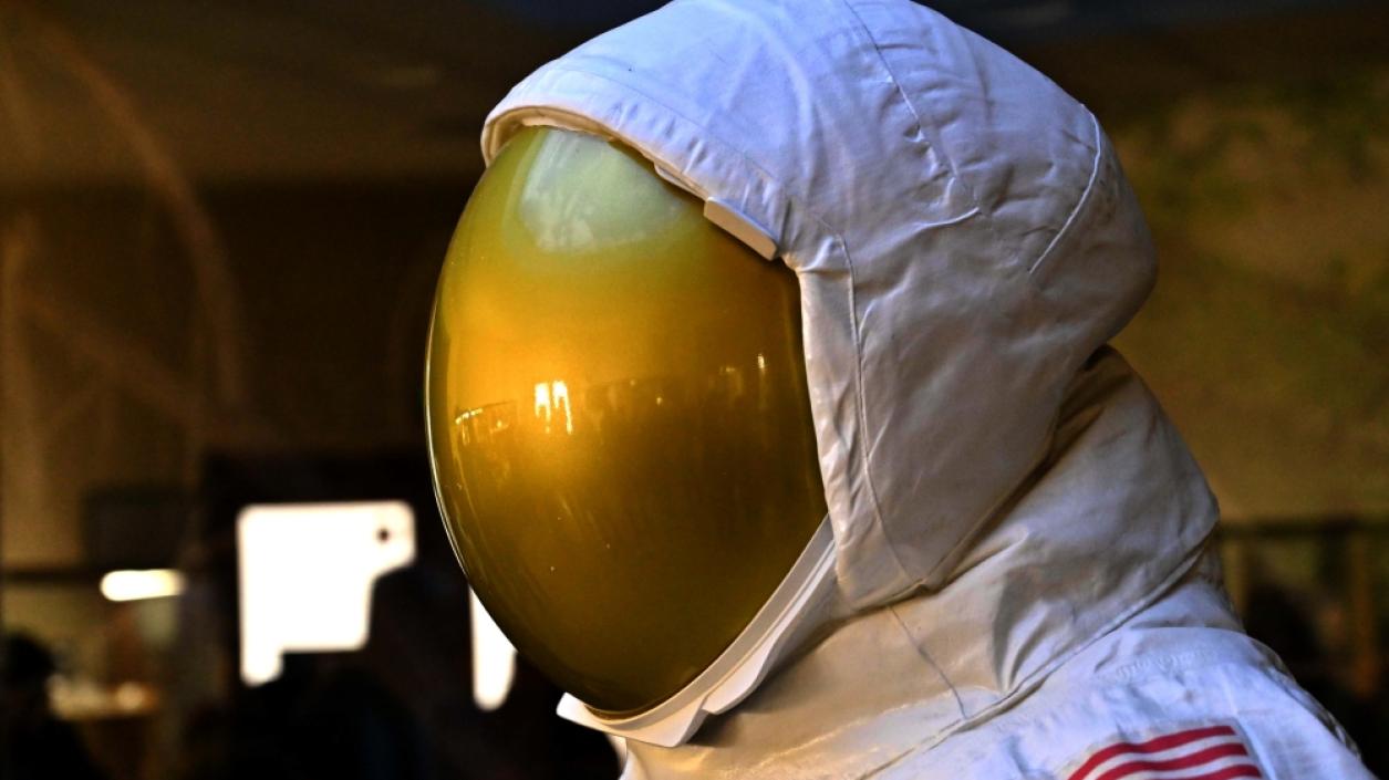 В Пловдив показват реплика на астронавтски костюм на Нийл Армстронг