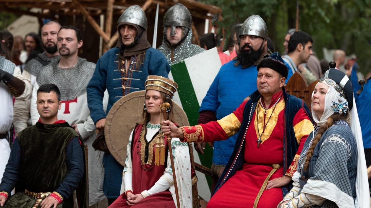 Рицари и гладиатори възкресяват историята на Пловдив