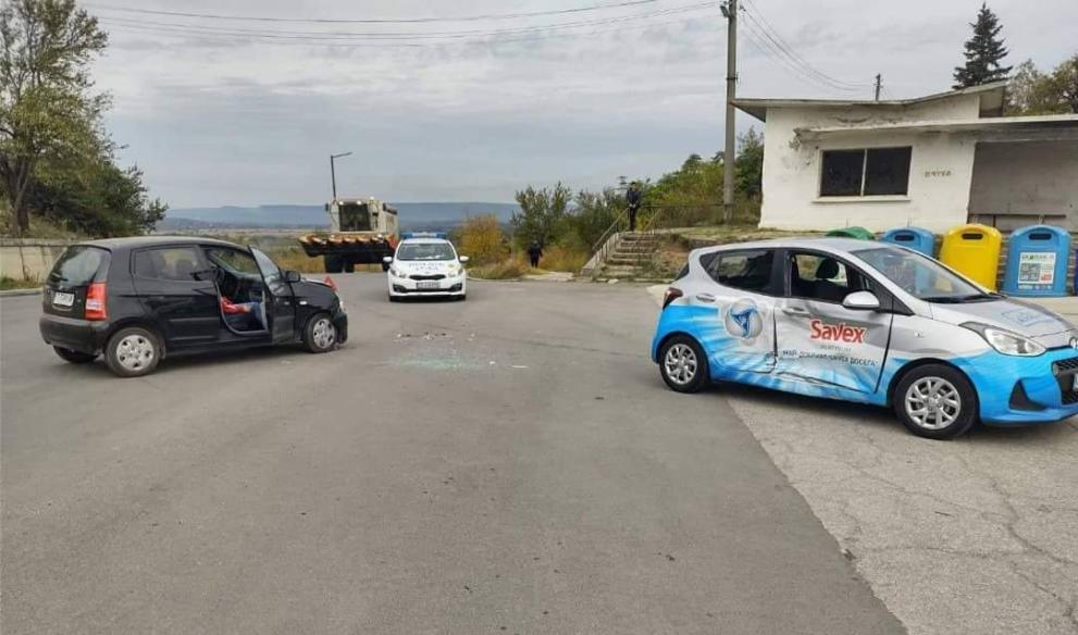 Пияна шофьорка е катастрофирала в шуменското село Ивански, съобщиха от полицията