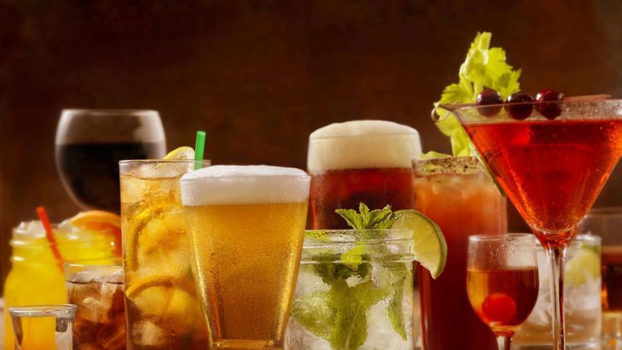 Алкохолът и калориите: Колко приемаме и как влияе на тялото ни