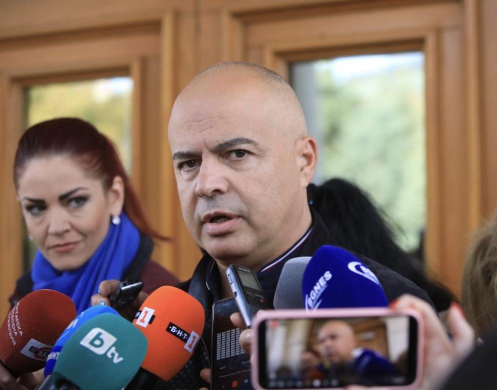 Месец и половина откакто минаха изборите - Борисов си играе с