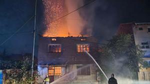 Пожар изпепели къща в центъра на Казанлък Огнената стихия е
