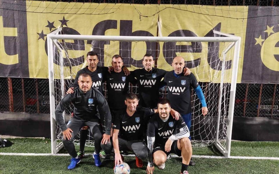 Едно от най-ярките имена в българския футболен живот Валери Божинов