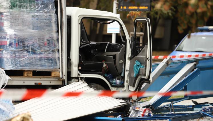 катастрофа София спирка - Привлякоха като обвиняем шофьора, блъснал 19-годишно момиче в София