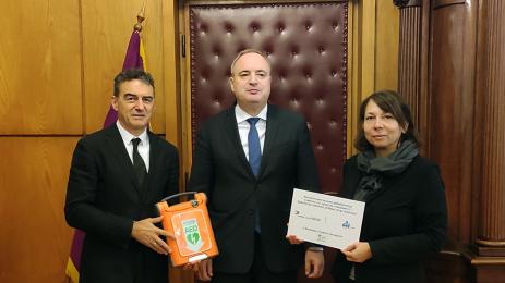 дефибрилатор