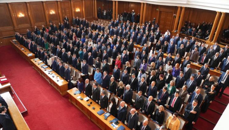 парламент - РАЗГЕЛЕ: След три дни, депутатите приеха правилника на НС