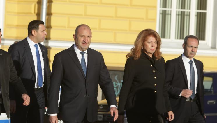 Румен Радев - КЪДЕ Е ДЕСИСЛАВА РАДЕВА? Президентът без съпругата си за откриването на парламента (СНИМКИ)